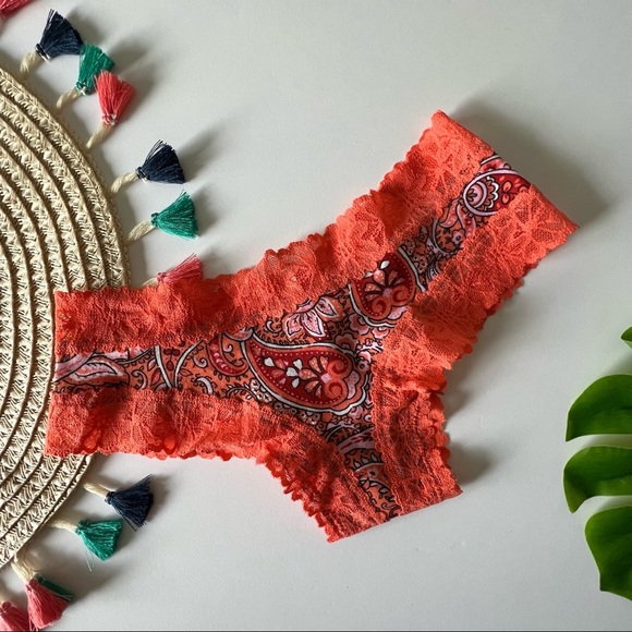 Victoria's Secret PINK Lace Trim Cheekster Panty Orange Paisley Medium NEW - Picture 1 of 6